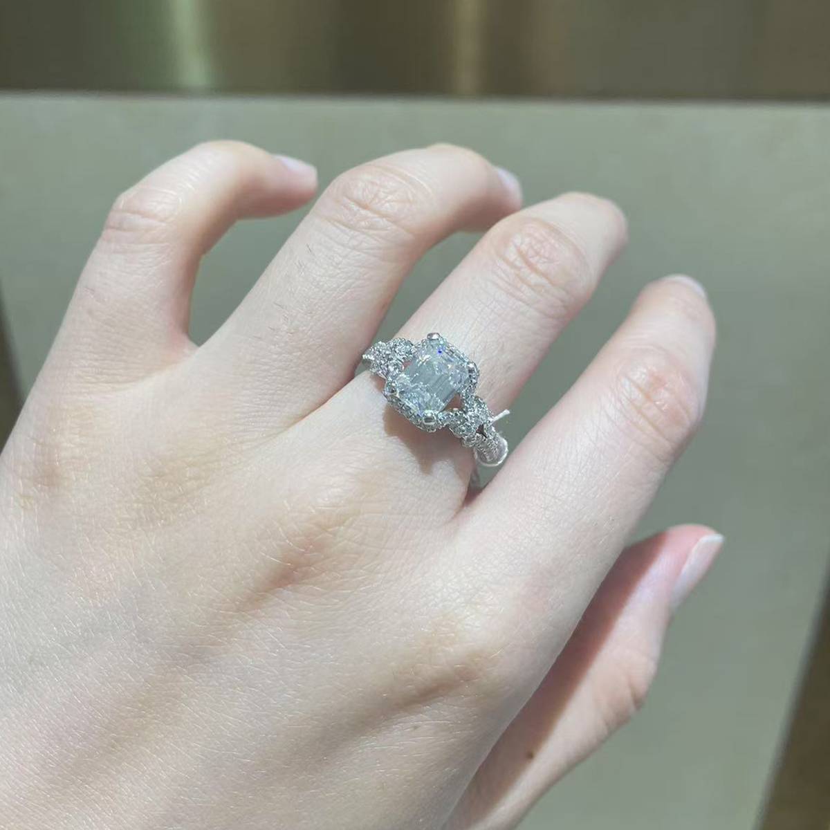 Square Diamond Women's Ring S925 Silver Plated Platinum Customized Selection Main Stone Moissanite 2.0ct/Side Stone Cubic Zirconia